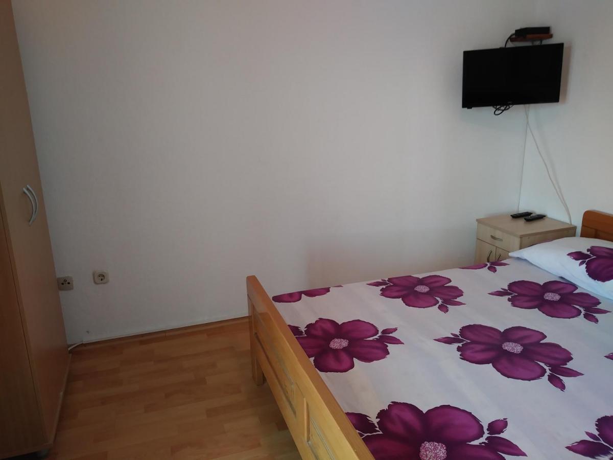 פאקוסטאן Nives Apartmani מראה חיצוני תמונה