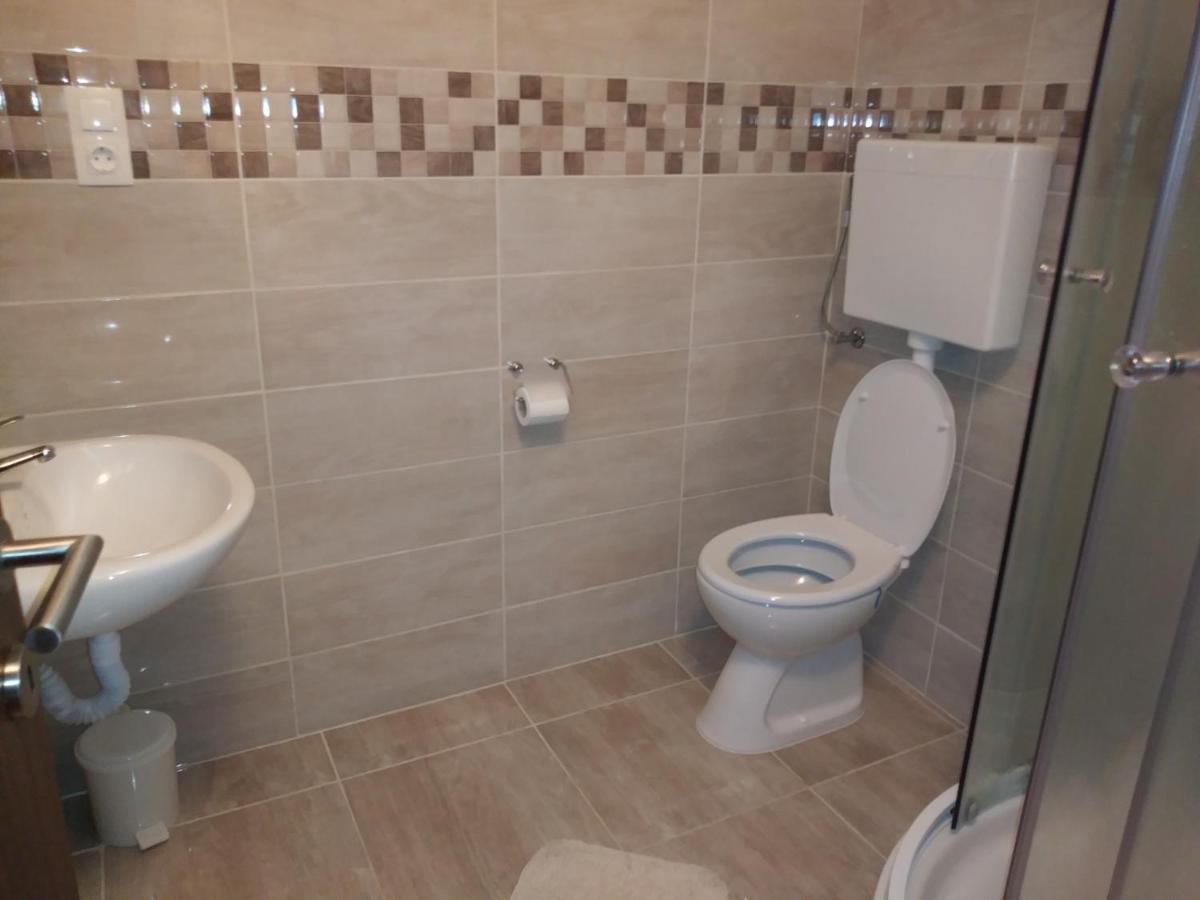פאקוסטאן Nives Apartmani מראה חיצוני תמונה