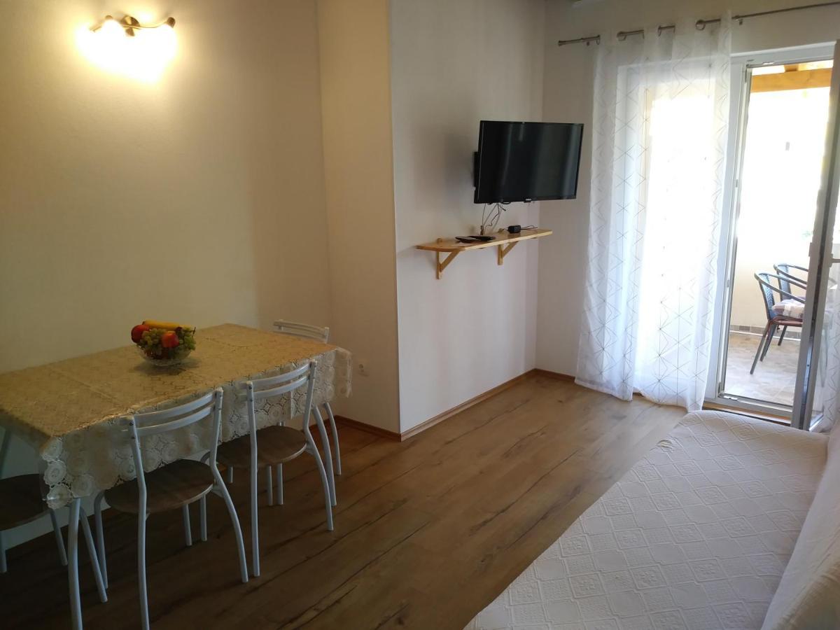 פאקוסטאן Nives Apartmani מראה חיצוני תמונה
