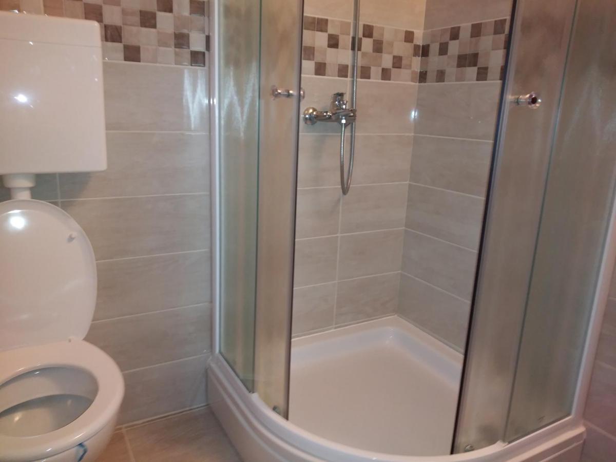 פאקוסטאן Nives Apartmani מראה חיצוני תמונה