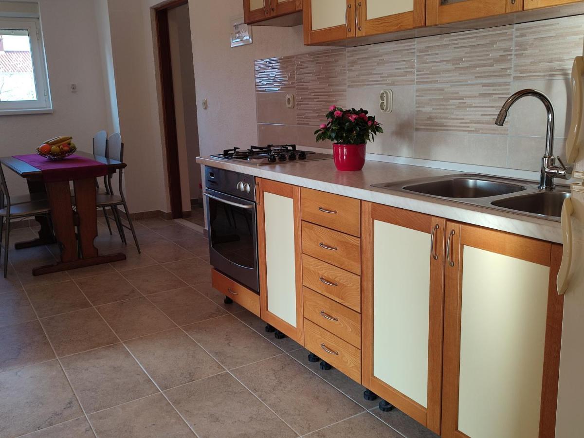 פאקוסטאן Nives Apartmani מראה חיצוני תמונה