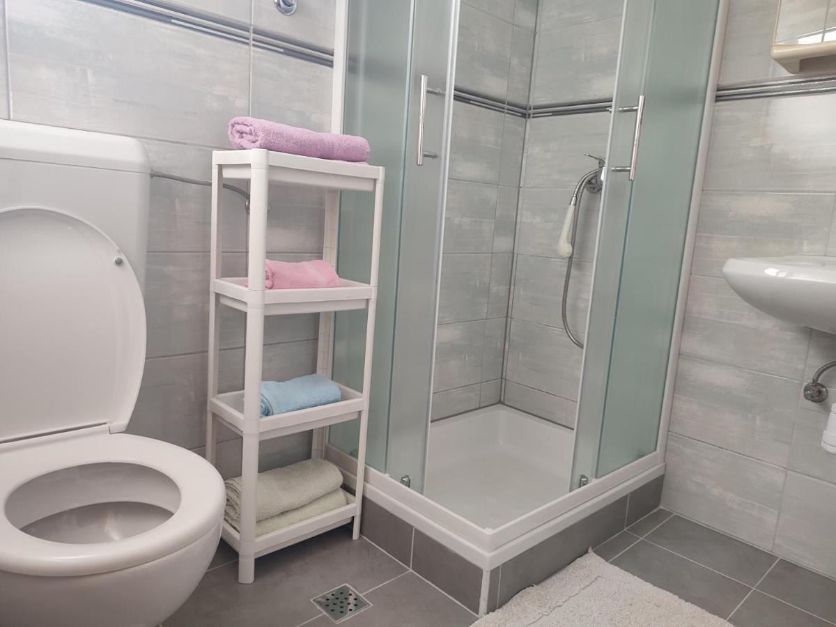 פאקוסטאן Nives Apartmani מראה חיצוני תמונה